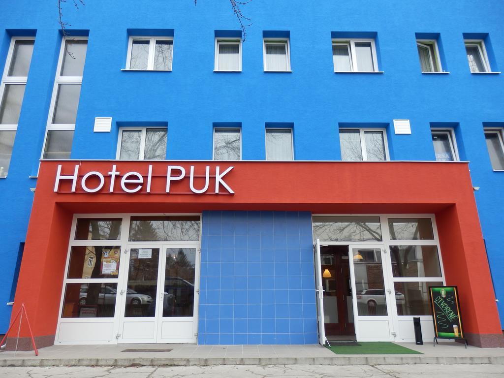 Hotel Puk Topoľčany Kültér fotó