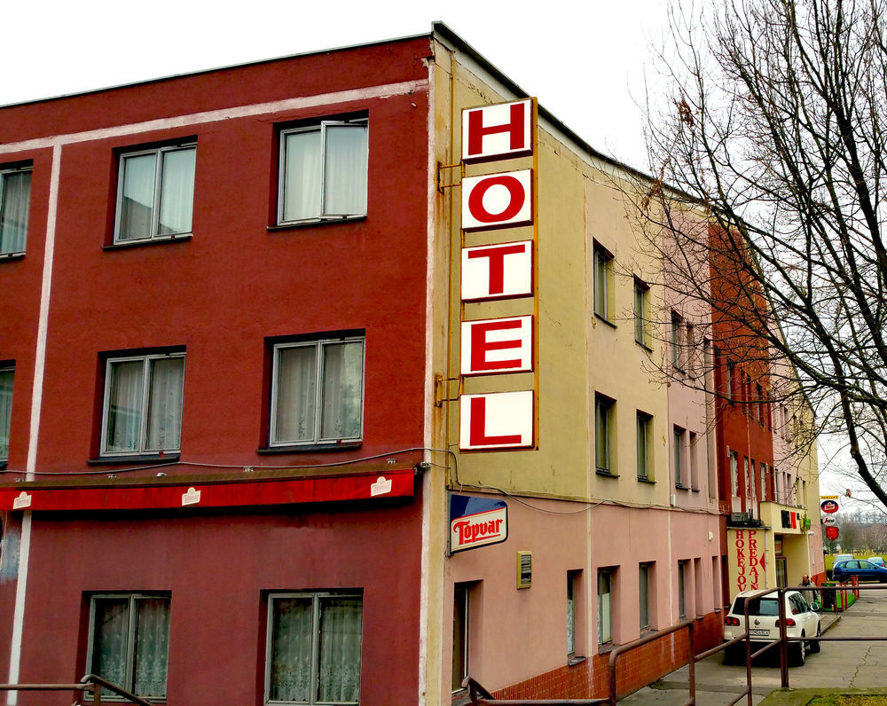 Hotel Puk Topoľčany Kültér fotó